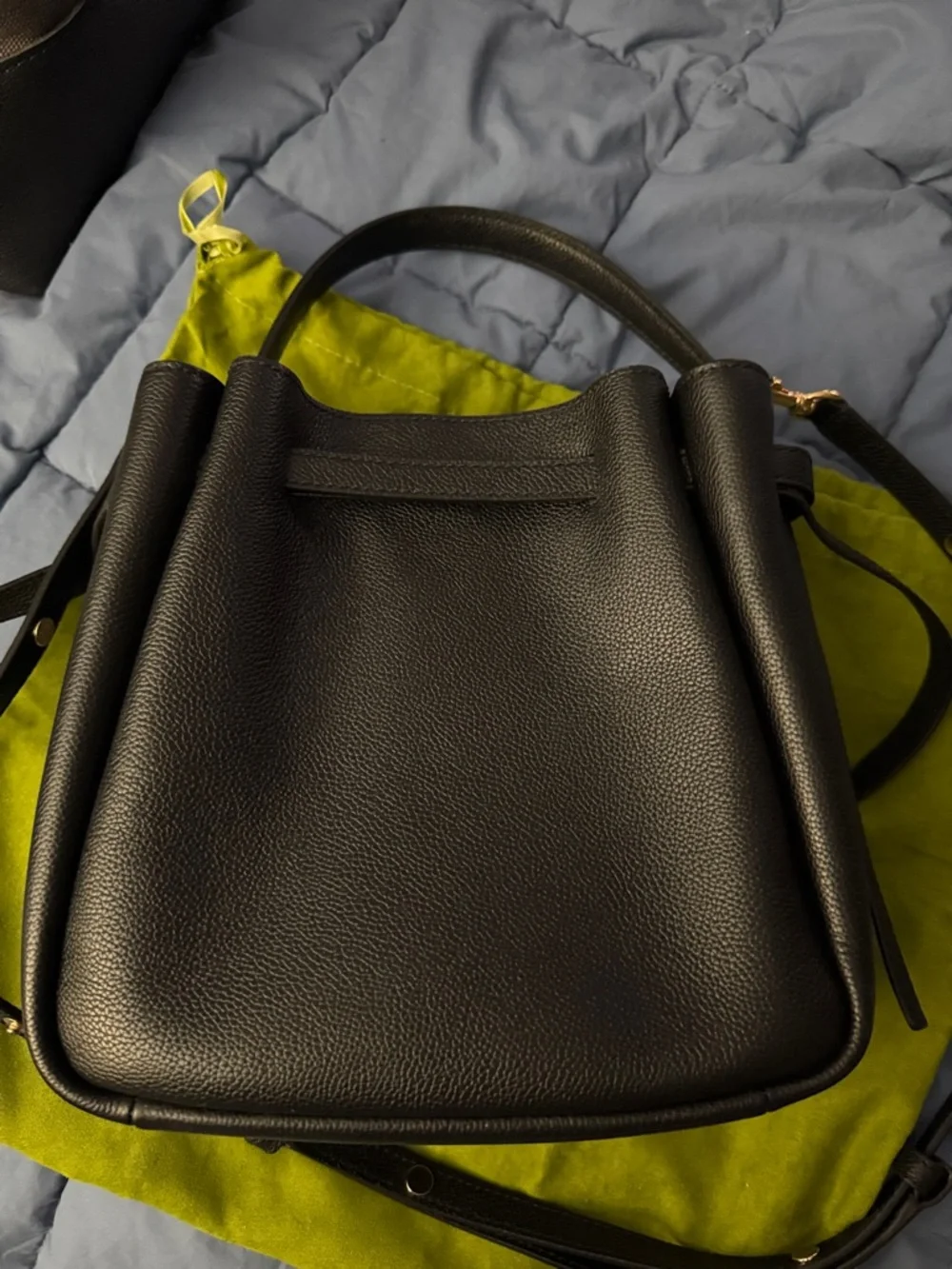 Tory Burch Black pebbled leather ROMY bucket bag - Picture 4 of 4